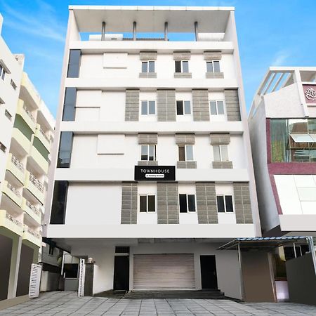 Super Townhouse Alwal Road Hotell Trimulgherry Exteriör bild