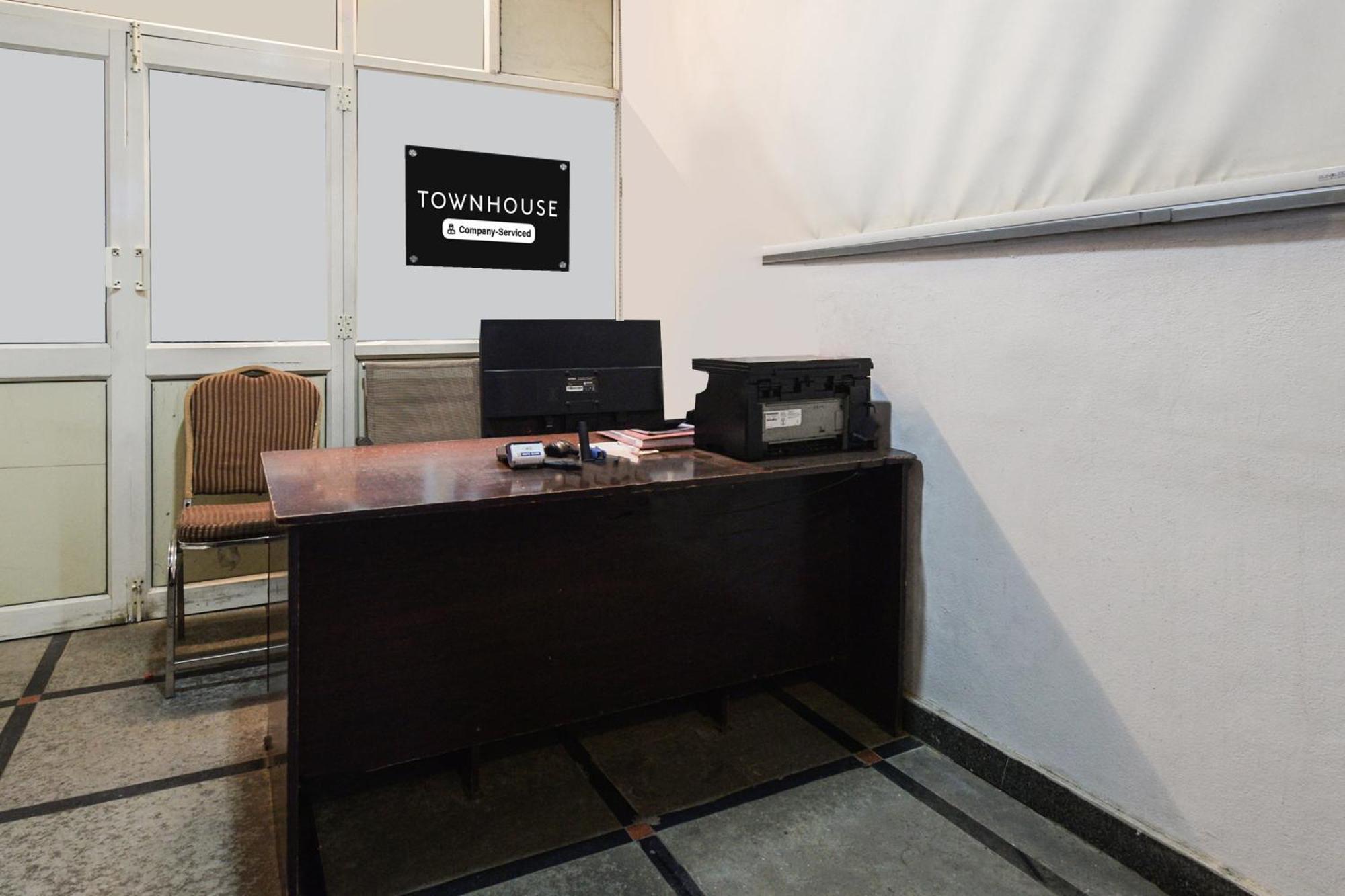 Super Townhouse Alwal Road Hotell Trimulgherry Exteriör bild